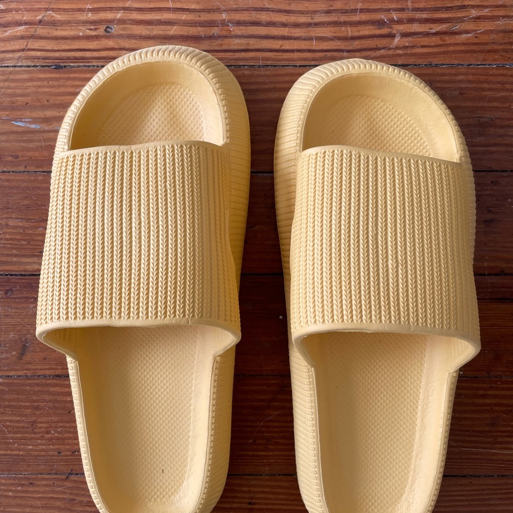 Cloud foam slides